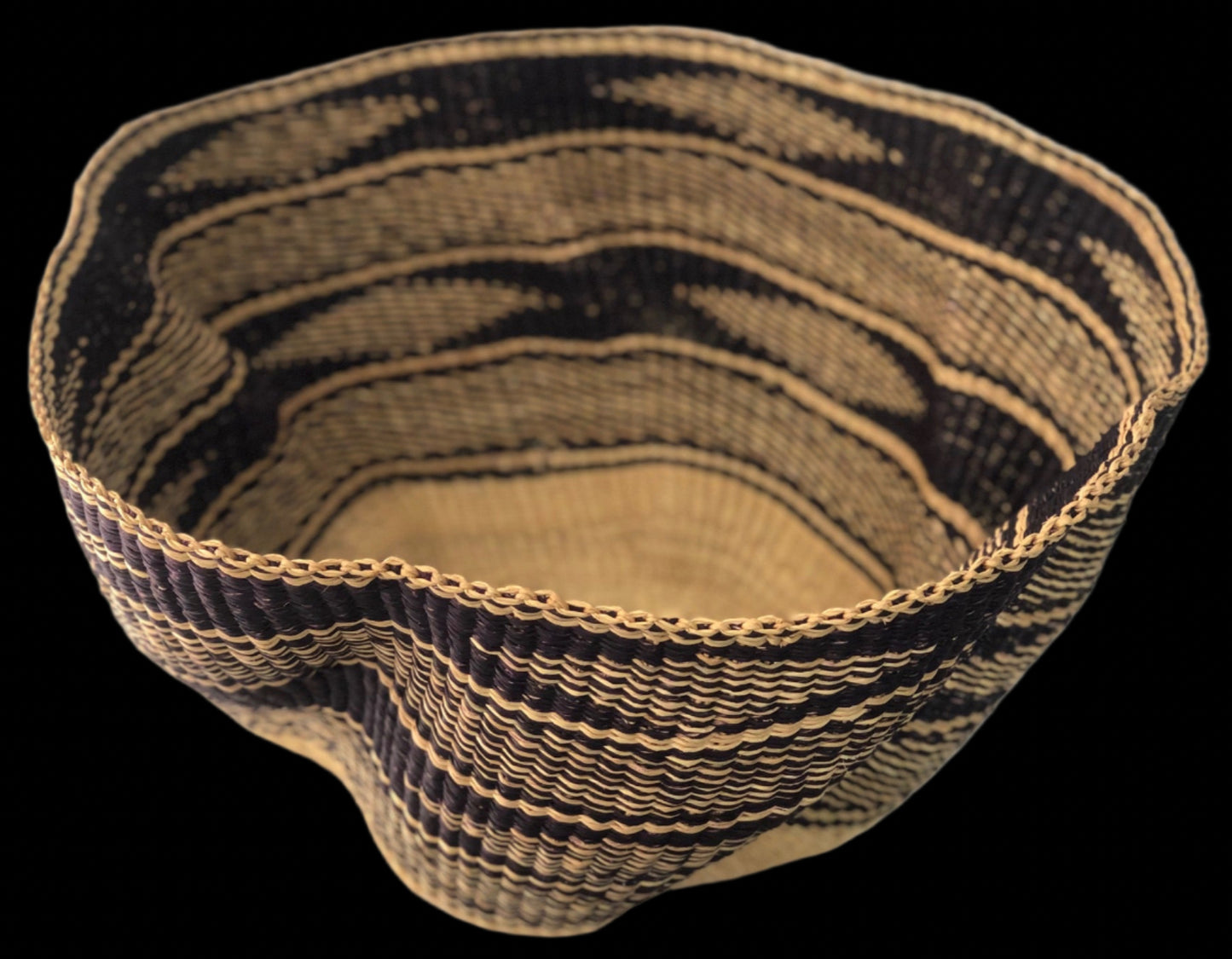 Bolga Wave Basket Natural & Black