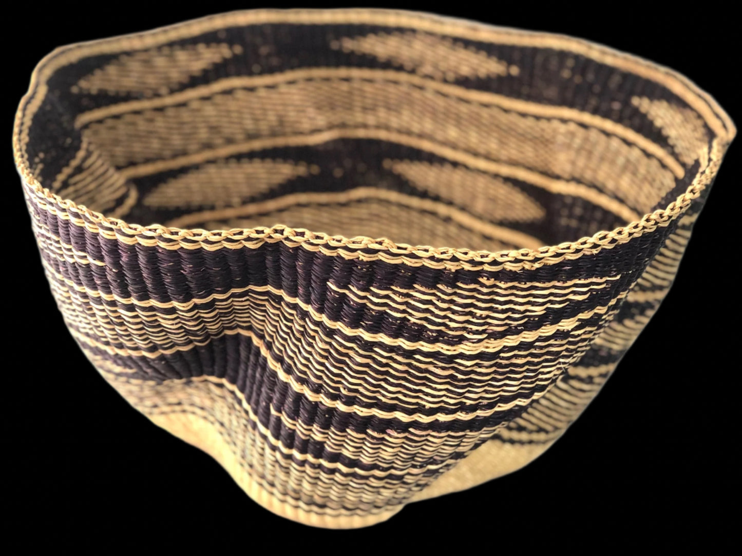 Bolga Wave Basket Natural & Black