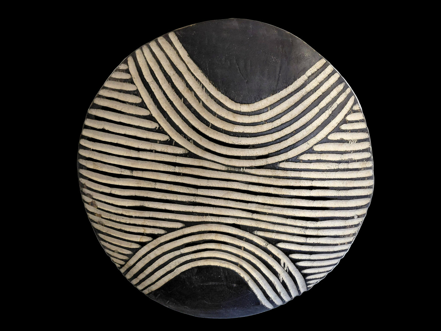 Cameroon Shield 55cm