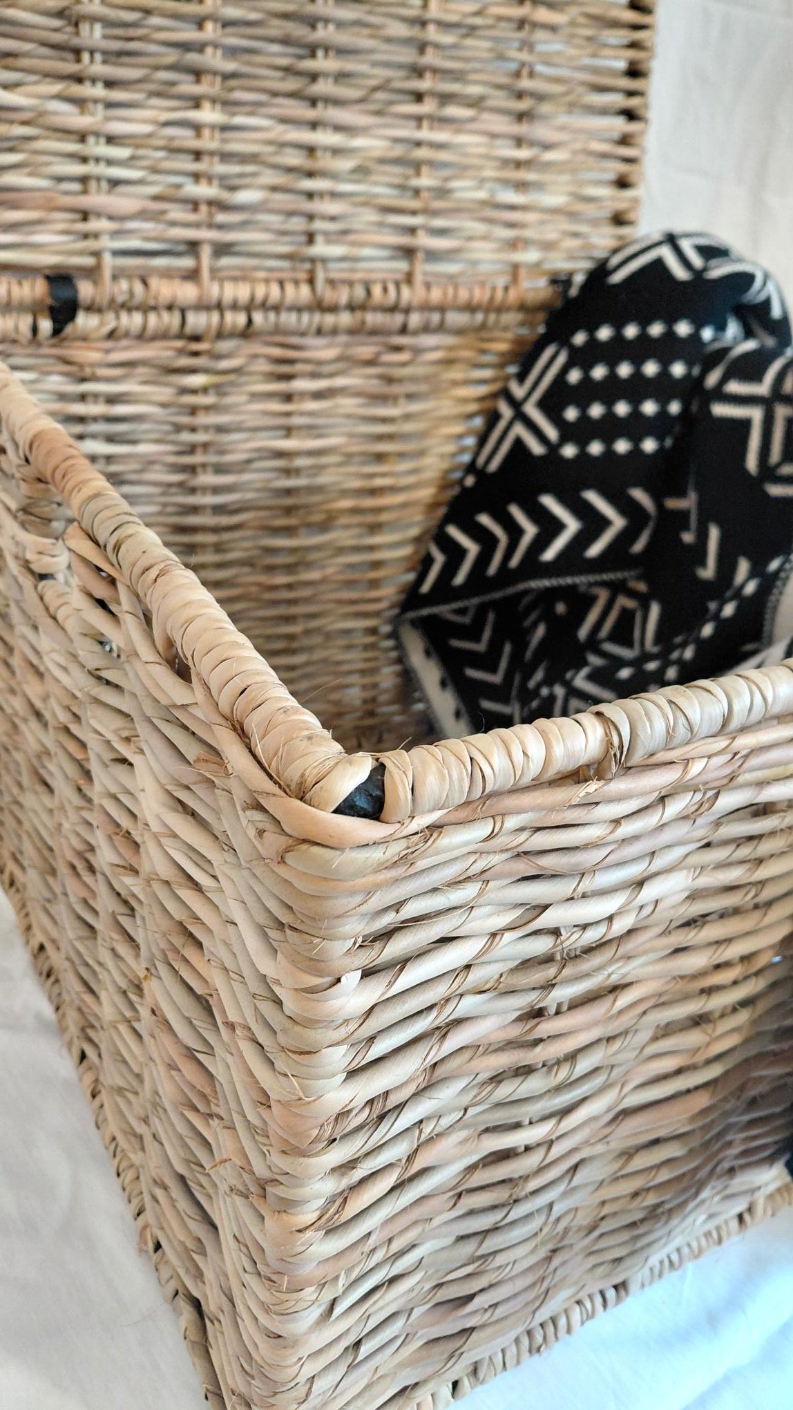 Basket with lid